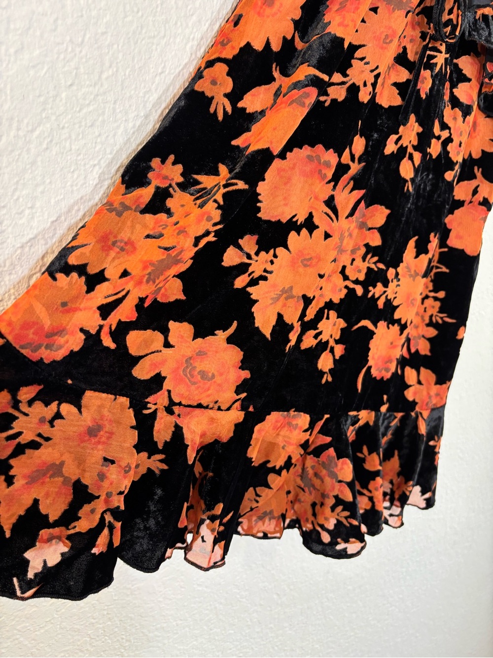 Lulus A Touch of Magic Black Floral Print Velvet Mini Dress Size Small - Picture 10 of 16